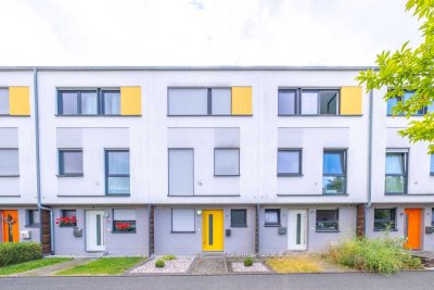 ***Schön sonniges*** 4-Zi. RMH mit EBK, Dachterrasse, Garten und Carport