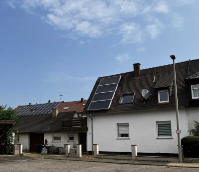 Erstbezug nach Sanierung: stilvolles Haus in Römerberg in ruhiger Lage mit viel Potenzial