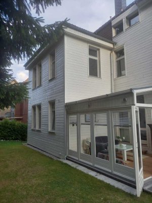 275000 € - 313 m² - 12.0 Zi. Dass haus ist teilsaniert mit neue fassade und sehr gut isoliert.