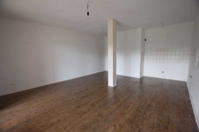 !!! Helle 2-Raumwohnung im 1.OG mit überdachten Balkon !!!