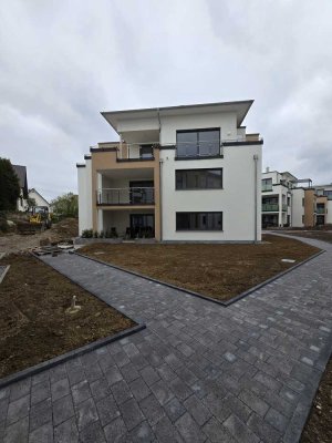 Exklusive Penthouse-Wohnung mit umlaufender Terrasse und EBK in Mittelbiberach