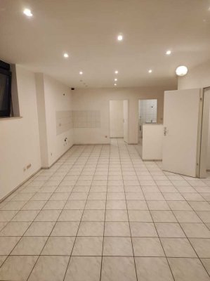 1-Zimmer Erdgeschosswohnung in Köln Langel, frisch renoviert