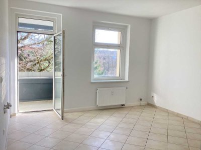 Große Wohnküche mit Zugang zum Balkon!