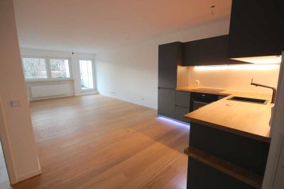 Neu sanierte großzügige 2-Zi.-Whg. mit großem, sonnigem S-W-Blk. zum ruhigen Innenhof