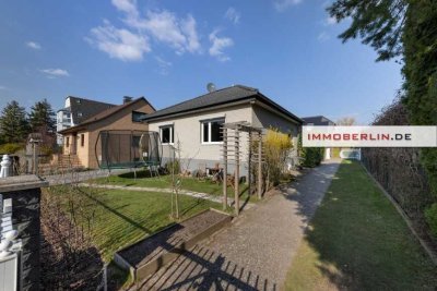 IMMOBERLIN.DE - Sympathisches Haus mit Sonnengarten & Garage in sehr familienfreundlicher Lage