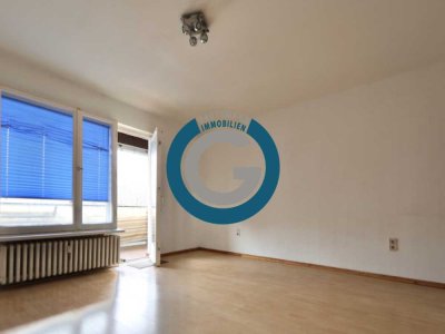 FÜR SINGLES ODER PENDLER - PRAKTISCHES CITY-APARTMENT - GROSSE LOGGIA
