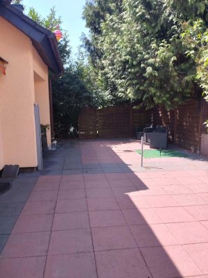 ++Wohlfühlwohnung im Erdgeschoß m. großer Terrasse++