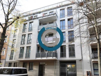 EINZIEHEN & SICH WOHLFÜHLEN - HOCHWERTIGE KÜCHE & TOP SANIERTE BÄDER - TERRASSE & PKW-STELLPLATZ