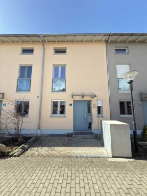 Familienfreundliches Reihenhaus mit Garten, Garage & Stellplatz in ruhiger Lage von Poing