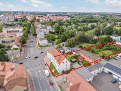 Mehrfamilienhaus mit Hinterhaus und Garten in der Nähe vom Schlossgarten in Güstrow