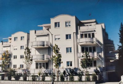 Obertshausen* sonnige 2-Zimmer Wohnung 74 m² mit XXL Dachterrasse und TG-Stellplatz in ruhigem MFH