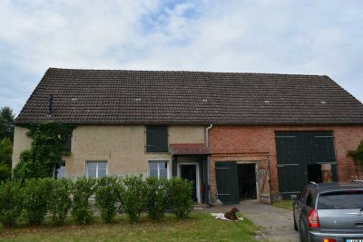 Einfamilienhaus und eine große Scheune ( 9 x 20 m )