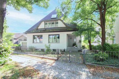 10-Zimmer-Villa mit Wasserblick auf den Hermsdorfer See: Ideal für große Familien und Naturliebhaber