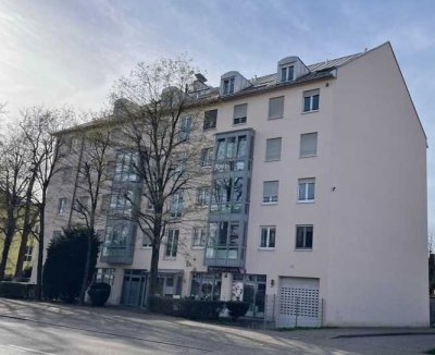 Brück Immobilien - Attraktive, vermietete 2-Zi.-Eigentumswohnung mit Balkon