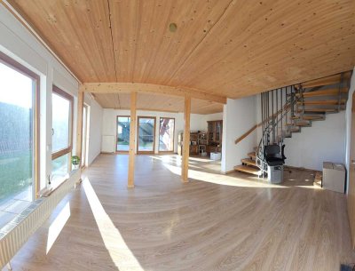 Gepflegte Doppelhaushälfte mit überdachter Terrasse, sonnigem Garten und separatem Gartenhaus