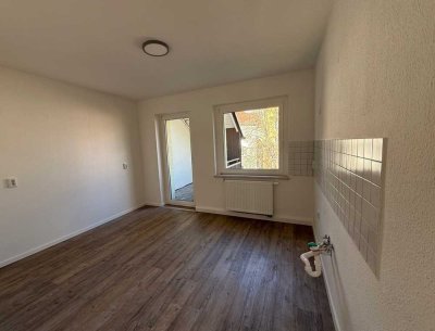+++ Helle 2 Raumwohnung mit Balkon+++