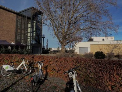 2-Zimmer Nichtraucherwohnung mit sonnigem Balkon und moderner Einbauküche