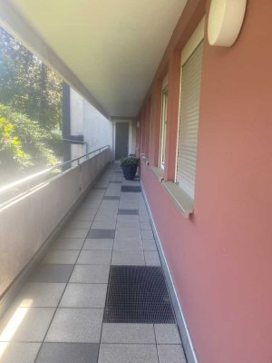 Gepflegte u. Helle 3-Zimmer-Wohnung im Hochparterre mit Garage und guter Raumaufteilung