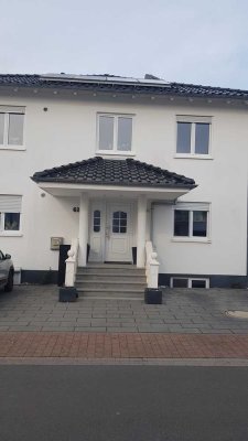 Exklusive 3 Zimmer Wohnung mit Balkon in Groß-Zimmern