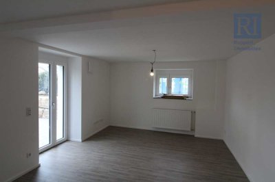 Frisch sanierte 2-Zimmer-Wohnung mit großzügiger Terrasse in Lengfeld