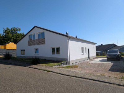 Neubau-Bungalow mit ausbaufähigem Dachgeschoss,Garage und großzügigem Grundstück – nahe Bezugsfertig