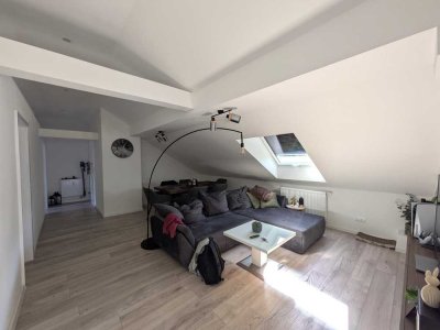 stylische Dachgeschoßwohnung in Durlach-Aue mit Balkon und Einbauküche