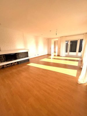 helle Penthouse-Wohnung in Bergheim-Glessen mit Dachterrasse