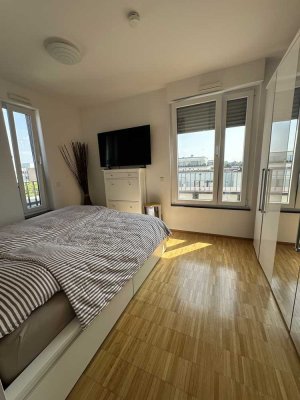 Exklusive 2-Zimmer-Penthouse-Wohnung mit geh. Innenausstattung mit Balkon und EBK in Köln Marienburg