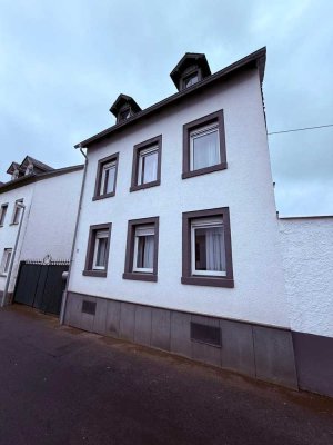 WG-Vermietung: 4-ZKB-Wohnhaus in KO-Rübenach