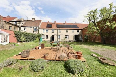 HISTORISCHES FACHWERKHAUS ZZGL. REMISE MIT POTENTIAL -  GROSSES GRUNDSTÜCK - ZUM WOHNEN & ARBEITEN