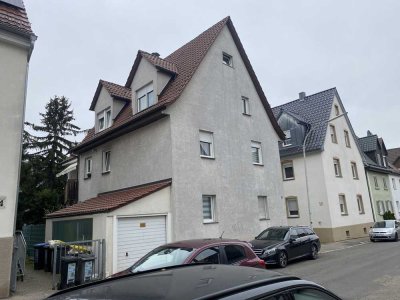 Stilvolle, modernisierte 4,5-Zimmer-Wohnung mit Balkon und EBK in Heilbronn