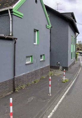 Leerstehendes Mehrfamilienhaus mit Garage und viel Potenzial