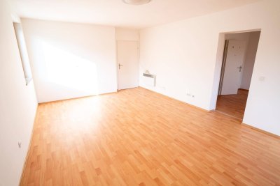 FAMILIENFREUNDLICHE 4-ZIMMER- WOHNUNG MIT SONNIGER AUSRICHTUNG IM STEGFELD