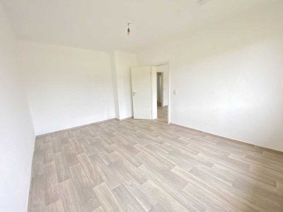 Ab sofort!!! NEU und hochwertig renovierte 4-Raum-Wohnungen mit Balkon in Grimmen
