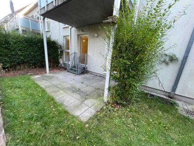 *sanierte EG Wohnung mit Garten und Tageslichtbad*