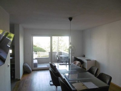 Große 2-Zi.Wohnung mit Balkon