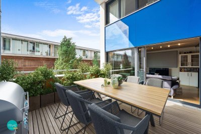 Terrassenglück im 22. | Sommerfeeling inklusive - 3 Zimmer (Garage optional)