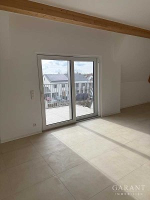 **Lichtdurchflutete Dachgeschoss-Wohnung mit zwei sonnigen Balkonen**