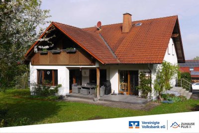 ... gepflegtes Zweifamilienhaus mit Doppelcarport in Nieheim!