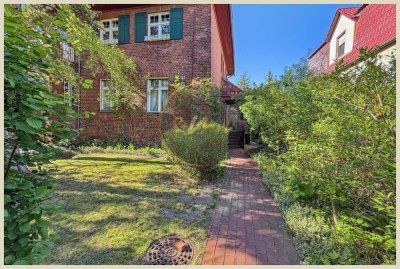 Wer Altbau mag, wird diese Villa lieben: Reformarchitektur, großer Garten Altbaudetails weitestgehen