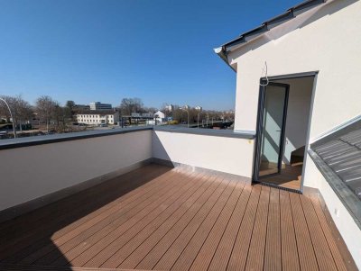 Erstbezug nach Sanierung: Geschmackvolle 2,5-Raum-Dachgeschosswohnung mit geh. Innenausstattung