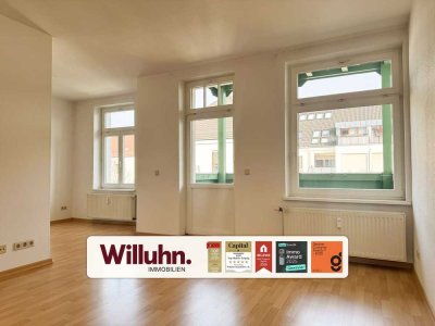 Bezugsfrei: Auwald fußläufig erreichbar | 2 Bäder | Balkon | EBK | Durchreiche zum Essbereich