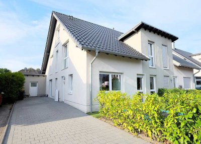Energieeffiziente luxuriöse Doppelhaushälfte in kinderfreundlicher Wohnsiedlung