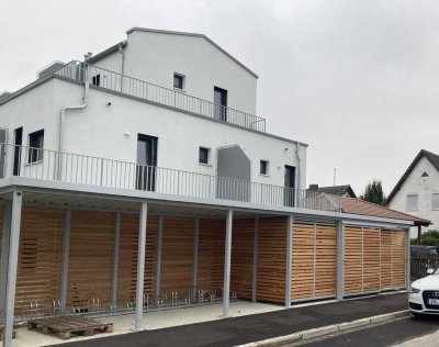 Hochwertiges möbliertes Apartment mit Terrasse und Küche