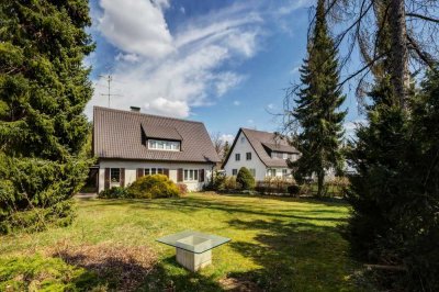 Charmantes Einfamilienhaus mit Ausbaupotential auf großem Grundstück!