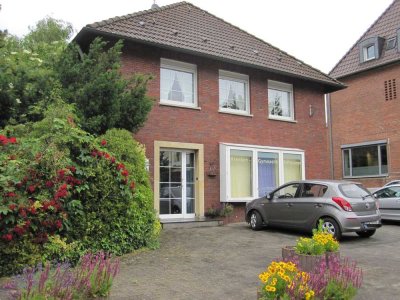 Freistehende Stadtvilla mit 1-2 Wohneinheiten., Bj. 1959, ca. 190 m² Wfl. + Garage, 740 m²  Grundst.