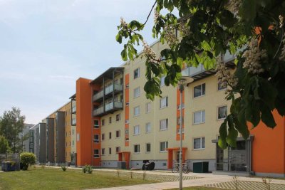 Sanierte 2-Raum-Wohnung mit Dusche und Balkon in ruhiger Lage