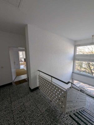 Helle 1-Zimmer-Wohnung mit Keller & optionaler Möblierung – Nachmieter gesucht