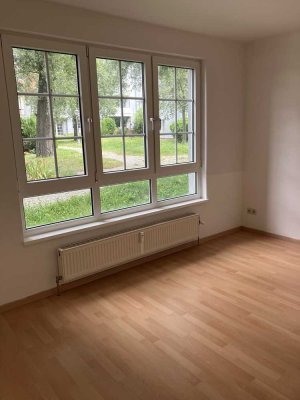 schöne, ruhige und helle 2 Zimmer EG Wohnung in Postdam Eiche