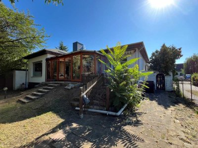 Ihr neues Zuhause im Grünen: Bungalow mit großem Garten in Kaulsdorf-Süd
